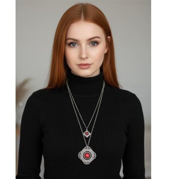 NECKLACE - Long double chain necklace with red/silver pendants at the base C$10 - Picture 1 of 5